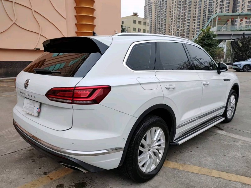 佛山19年大众途锐4