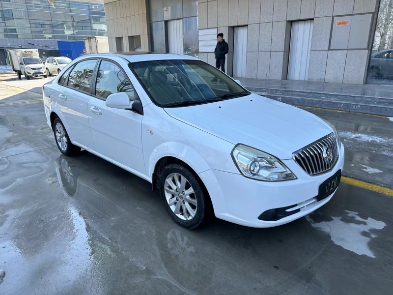 济宁15年别克凯越3