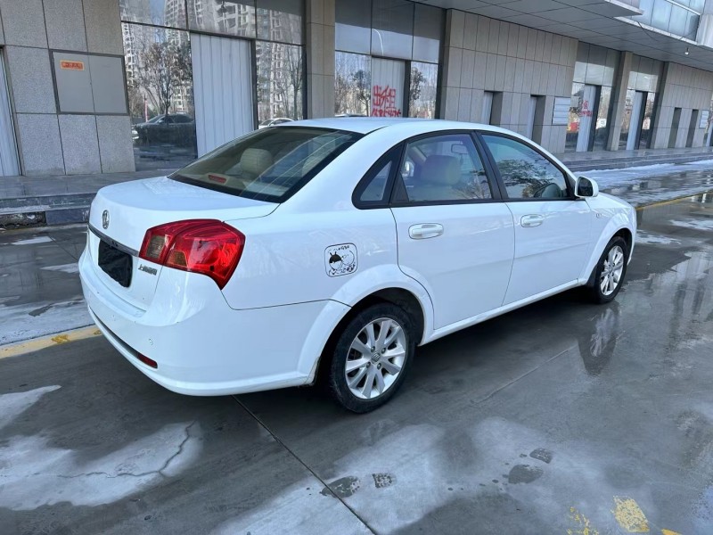 济宁15年别克凯越4