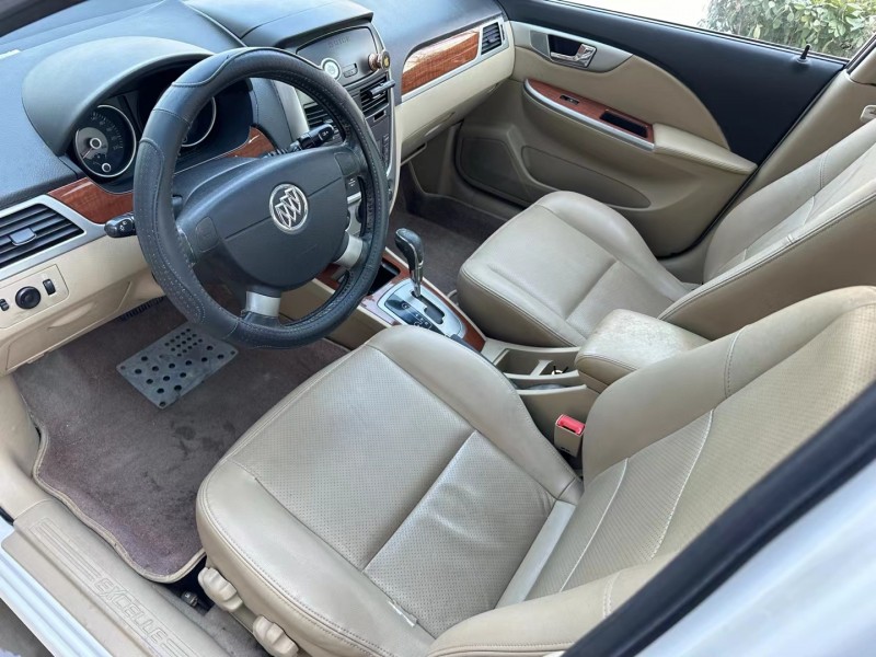 济宁15年别克凯越7