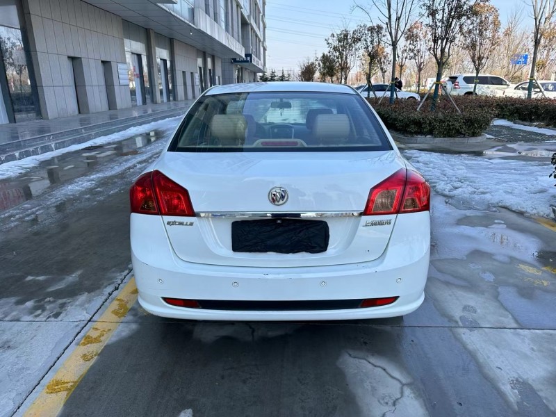 济宁15年别克凯越9