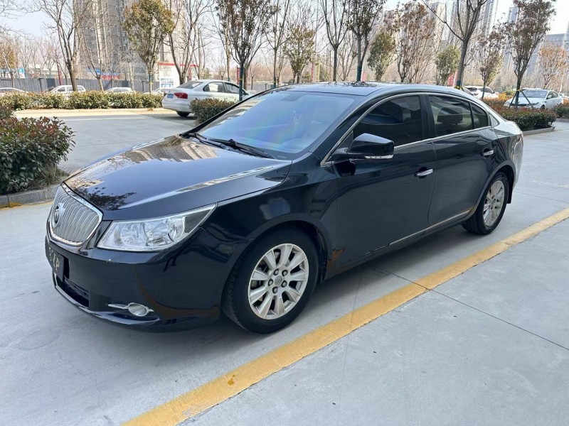 济宁12年别克君越2