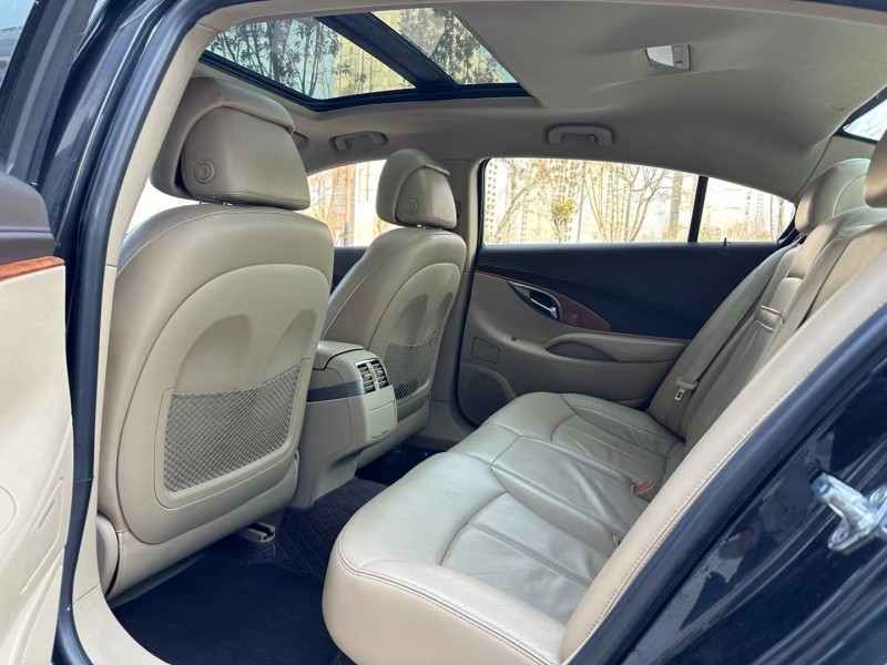 济宁12年别克君越7