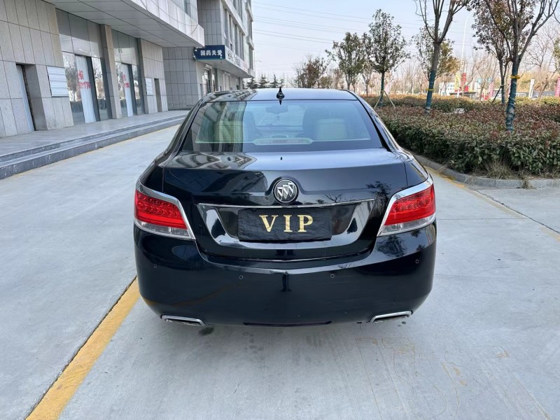 济宁12年别克君越9