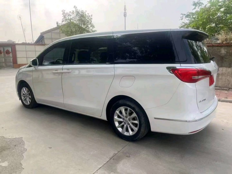 东营17年别克GL85