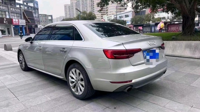 嘉興17年奧迪A4L2