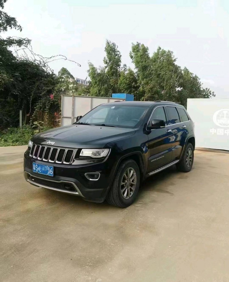 汕头15年Jeep大切诺基5