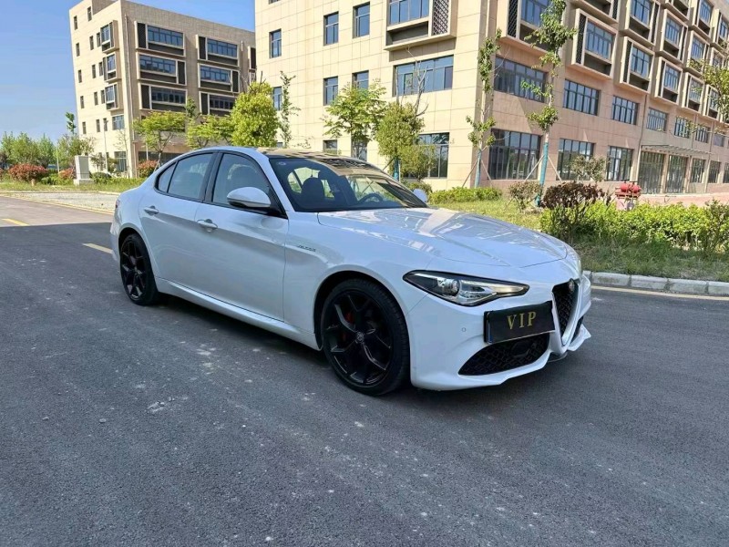 徐州21年阿尔法·罗密欧Giulia2