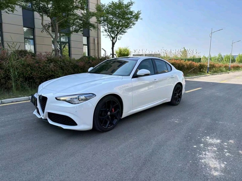 徐州21年阿尔法·罗密欧Giulia3