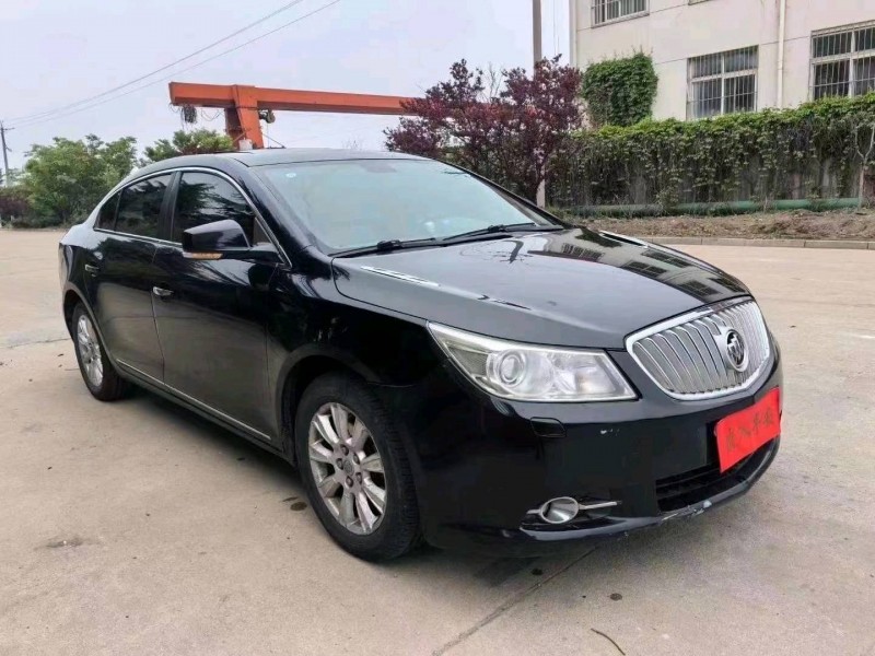 东营10年别克君越2