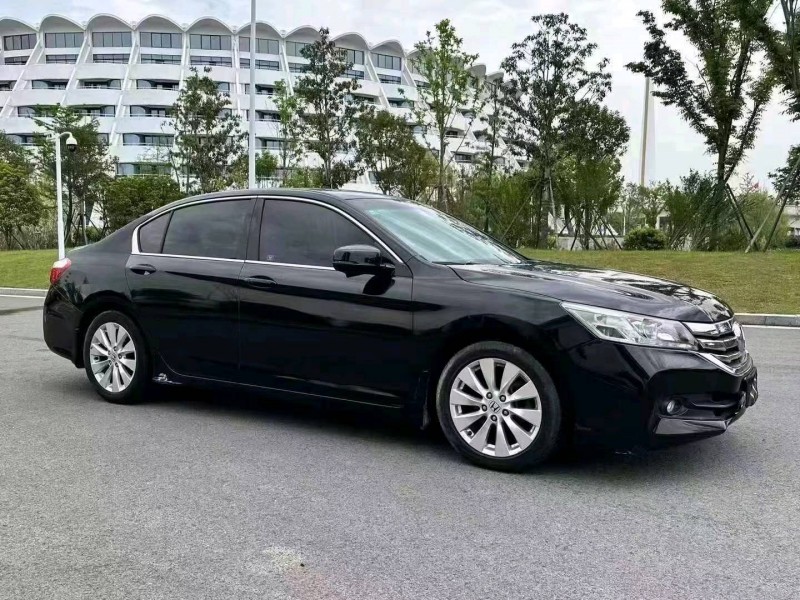 台州13年本田雅阁2