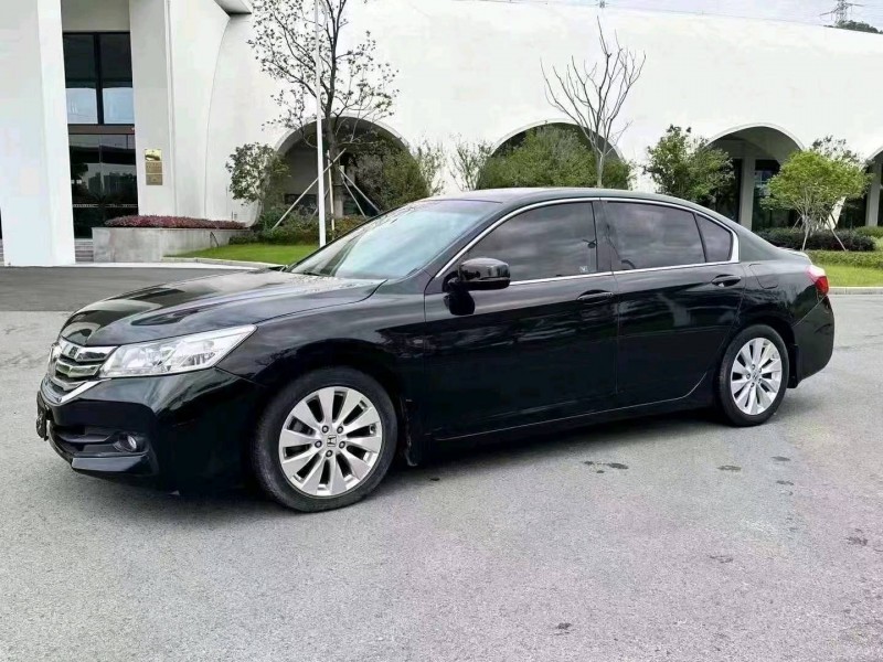 台州13年本田雅阁3