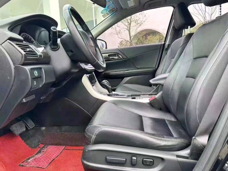 台州13年本田雅阁7