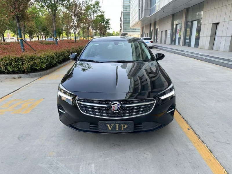 济宁23年别克君威1