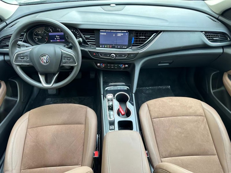 济宁23年别克君威6