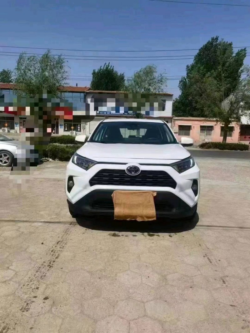 东营22年丰田RAV4荣放1
