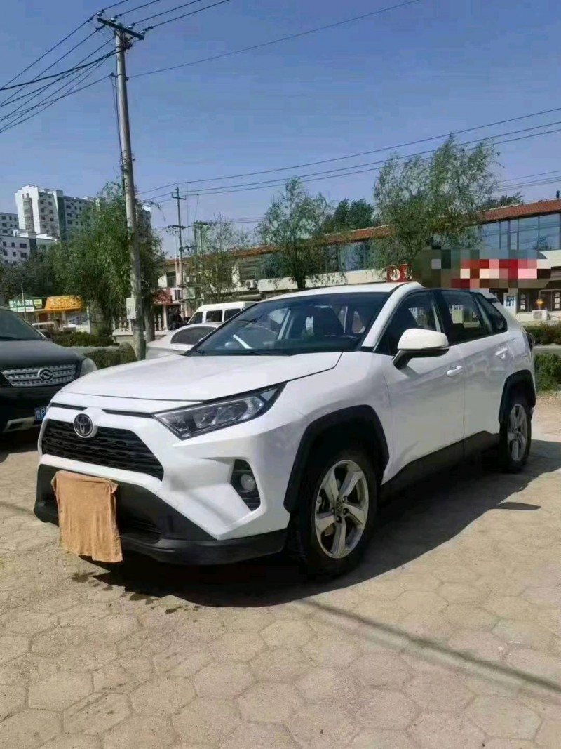 东营22年丰田RAV4荣放3