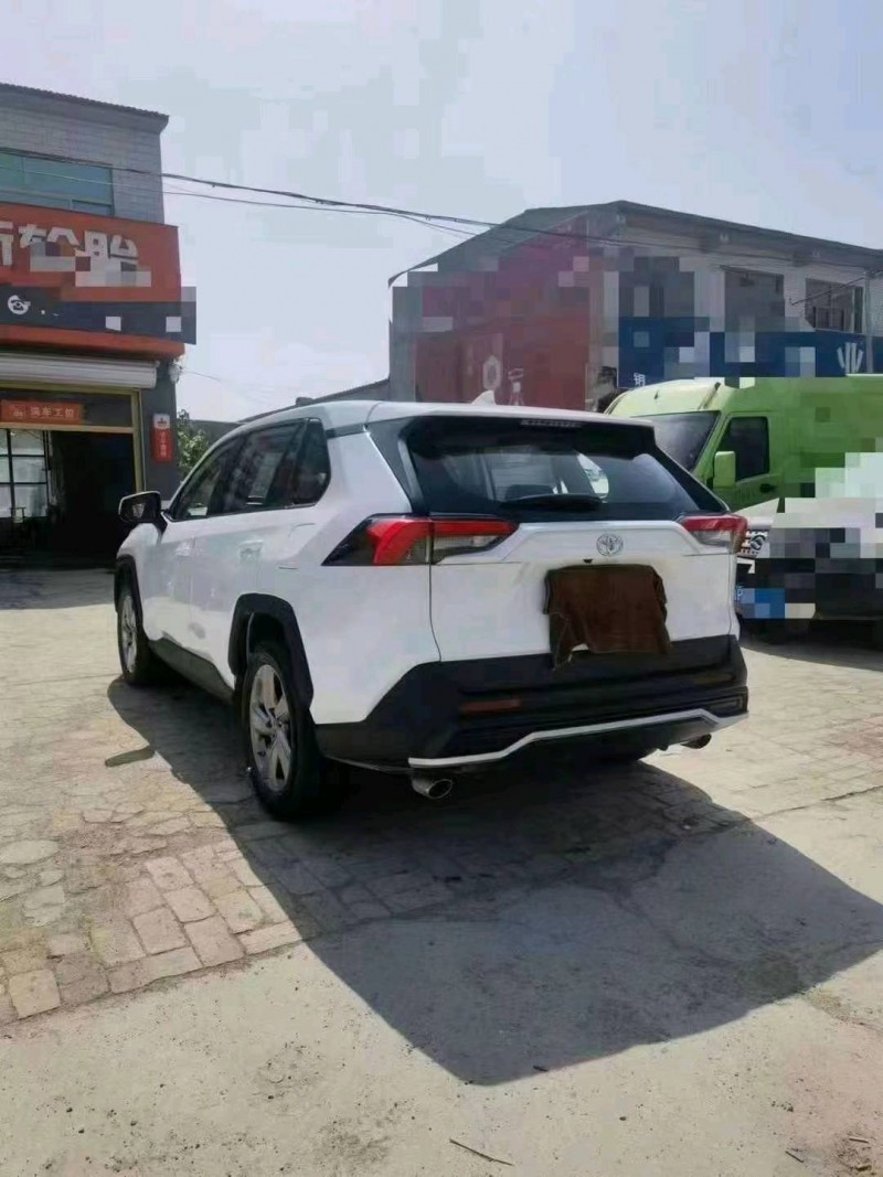 东营22年丰田RAV4荣放4