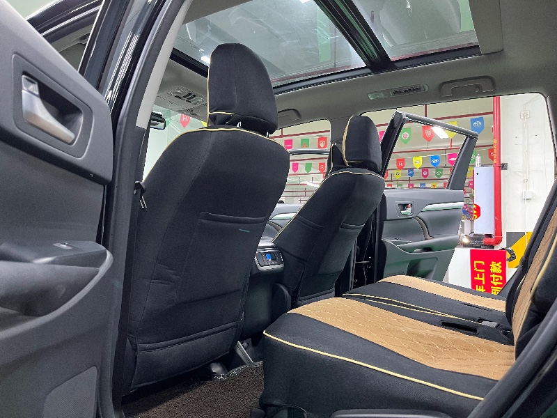 成都17年丰田汉兰达4