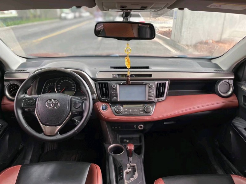 广州14年丰田RAV47