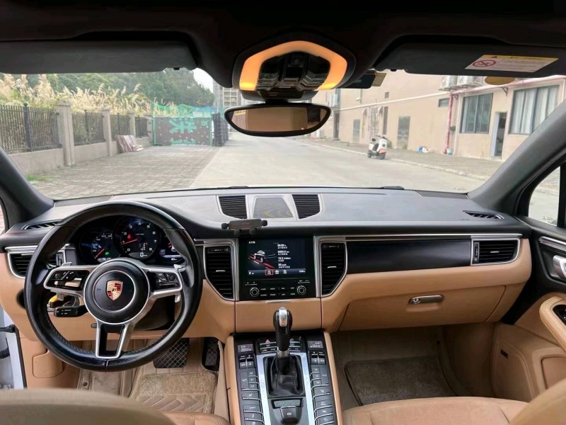 江门17年保时捷Macan5