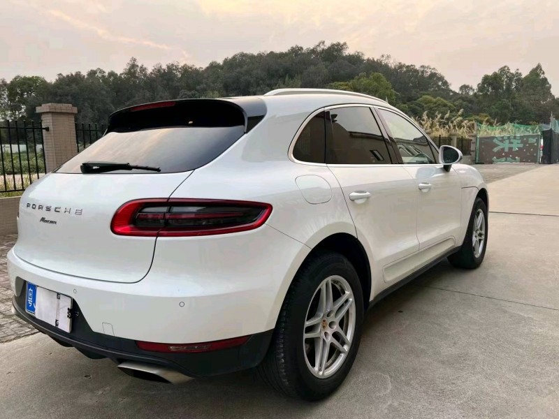 江门17年保时捷Macan7