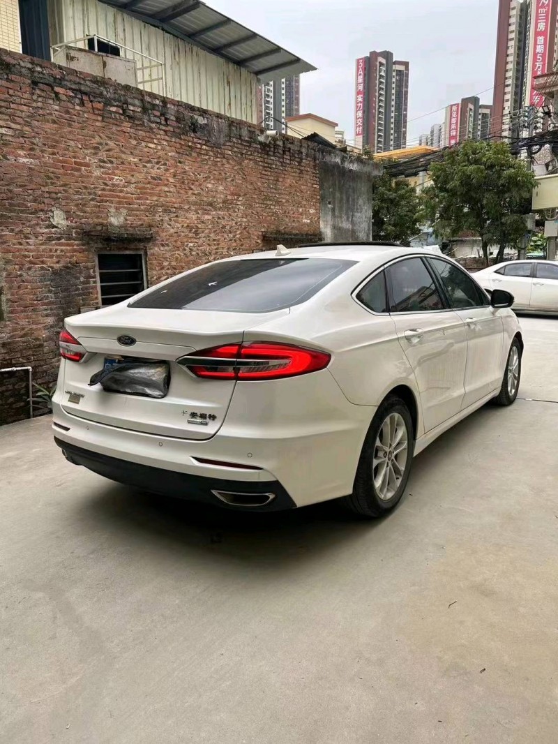 中山21年福特蒙迪欧8