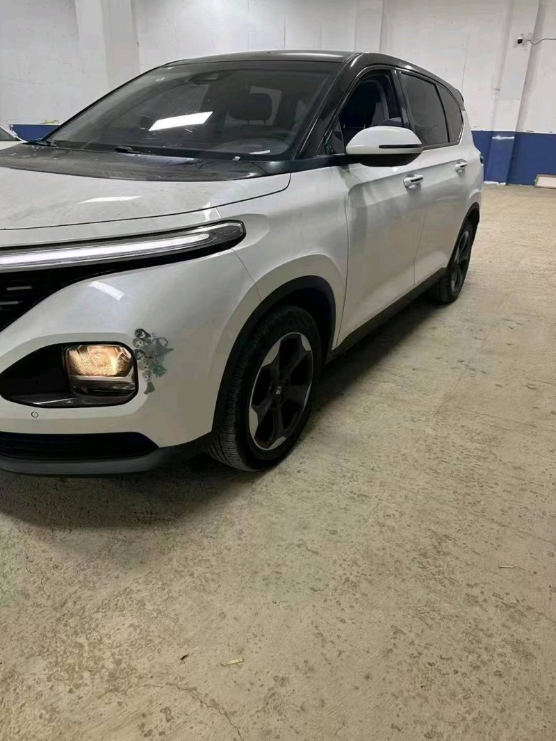 銅仁21年寶駿rm52
