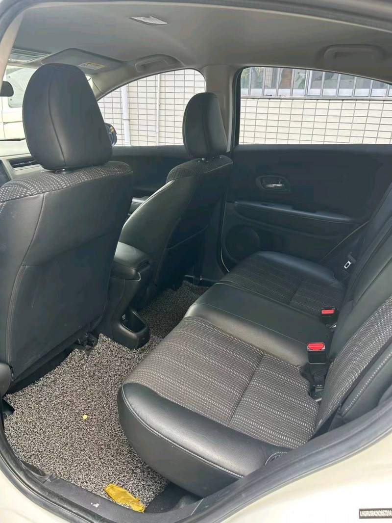 中山19年本田缤智5