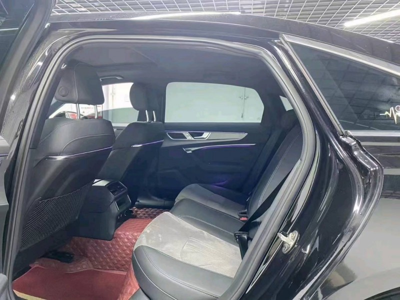 成都23年奥迪A6L4