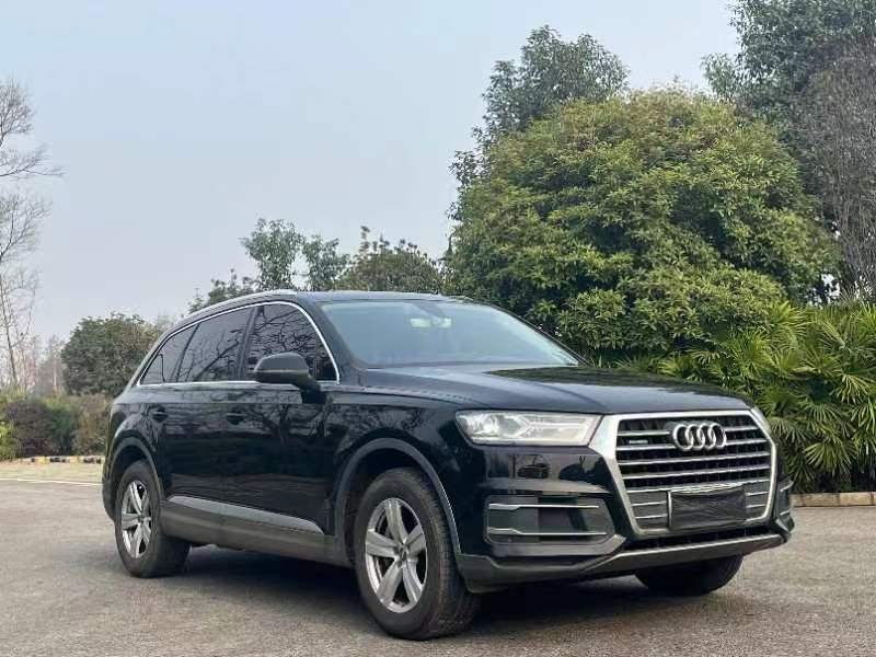 甘孜17年奧迪Q71