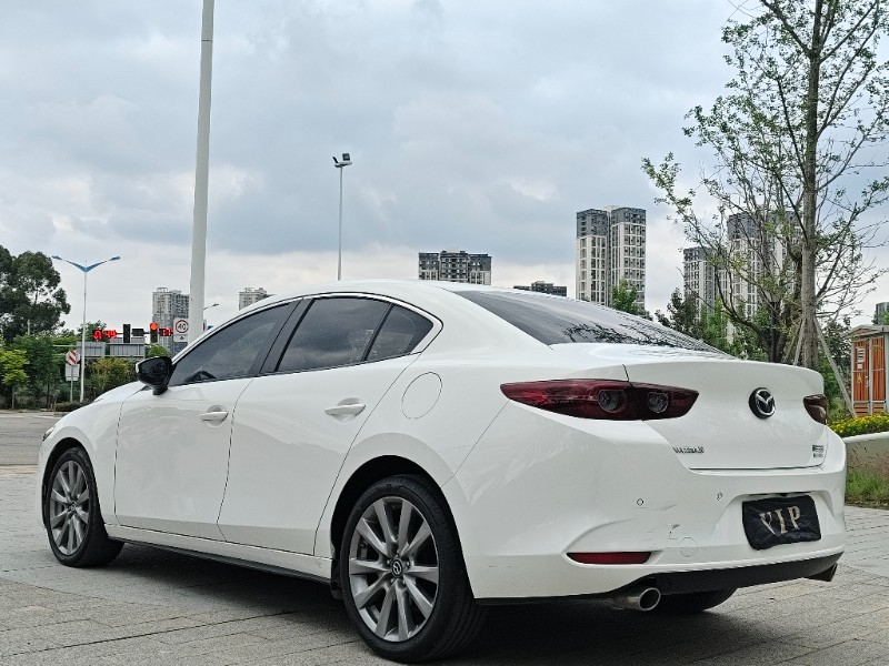 成都22年马自达昂克赛拉4