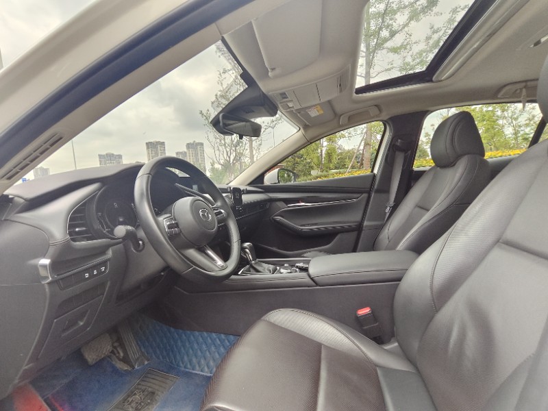 成都22年马自达昂克赛拉9