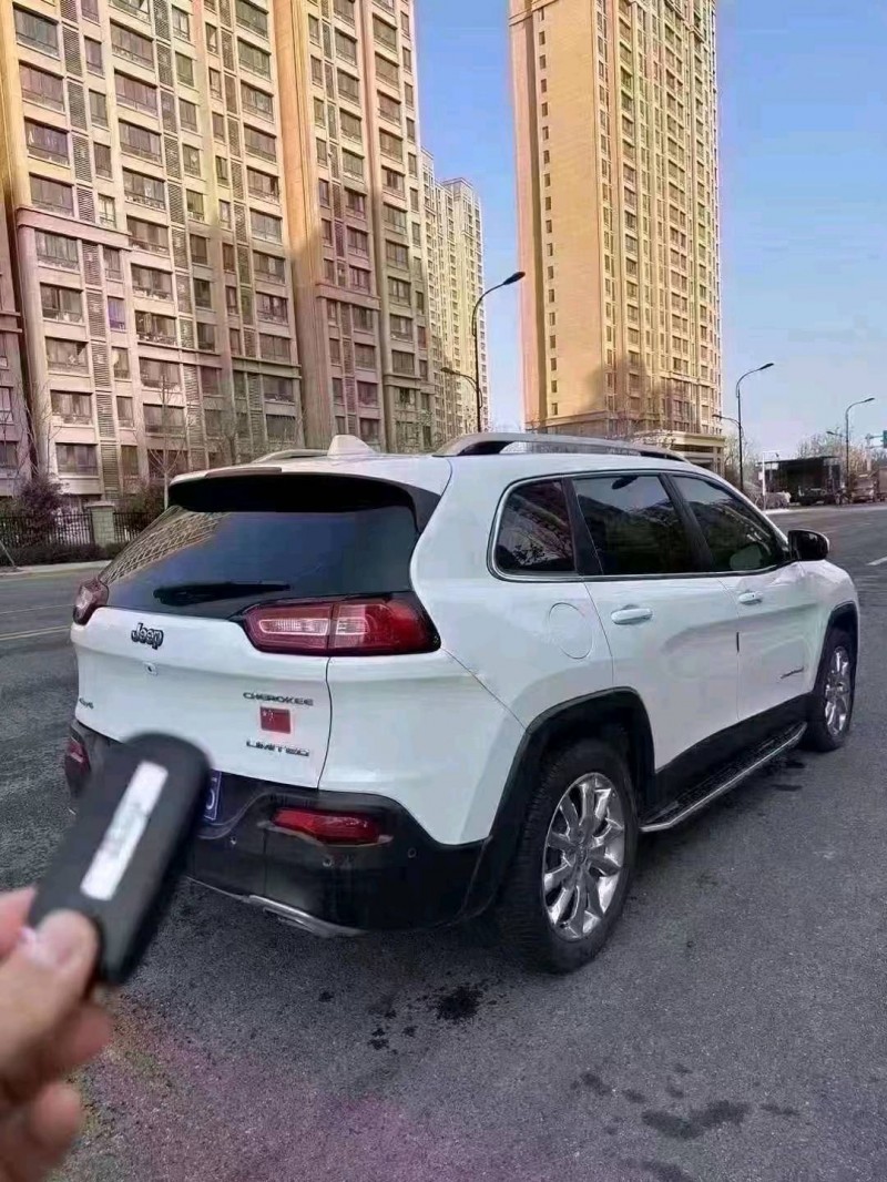 淮南17年Jeep自由光7