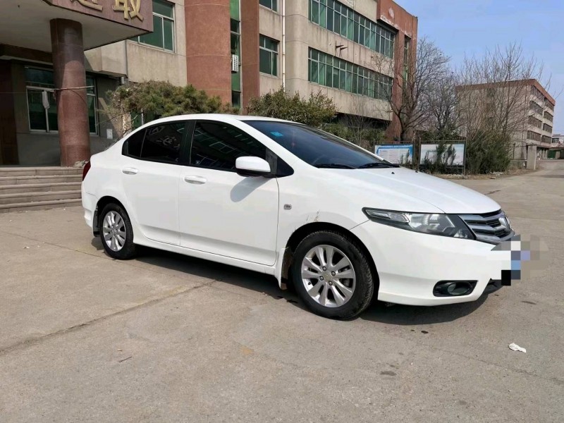 济南13年本田锋范3