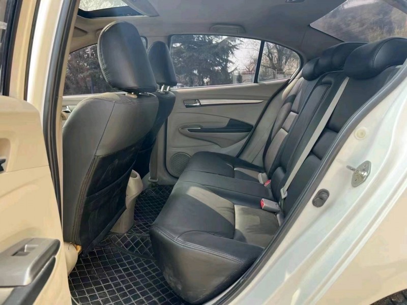 济南13年本田锋范5