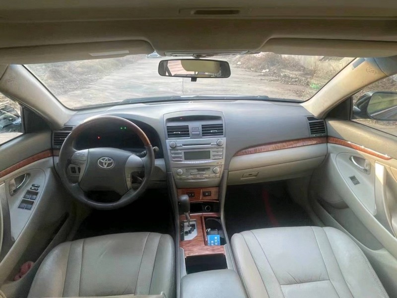 济南09年丰田凯美瑞5