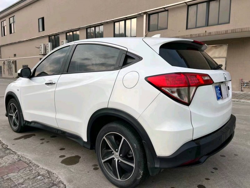 江门21年本田缤智8