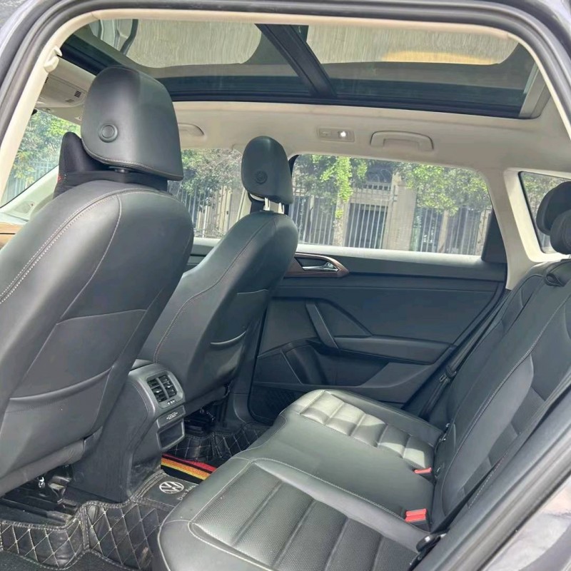 成都19年大众途岳6