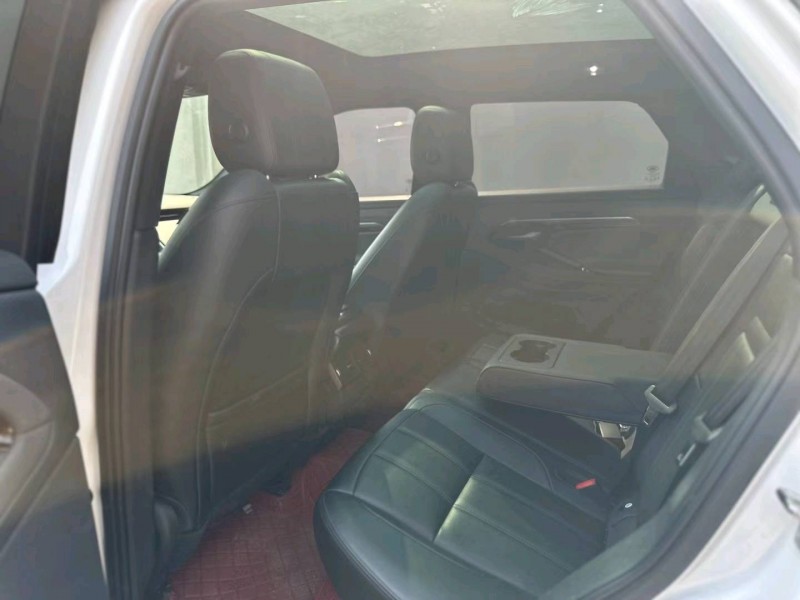 青岛20年路虎极光5