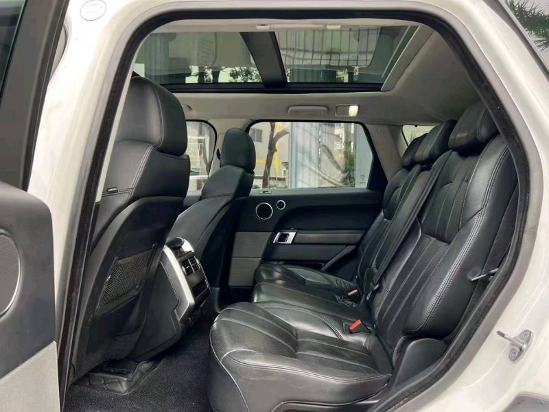 广州17年路虎揽胜运动3