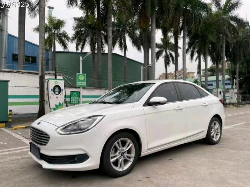 广州19年福特福睿斯2