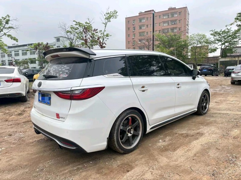 广州19年比亚迪宋MAX7