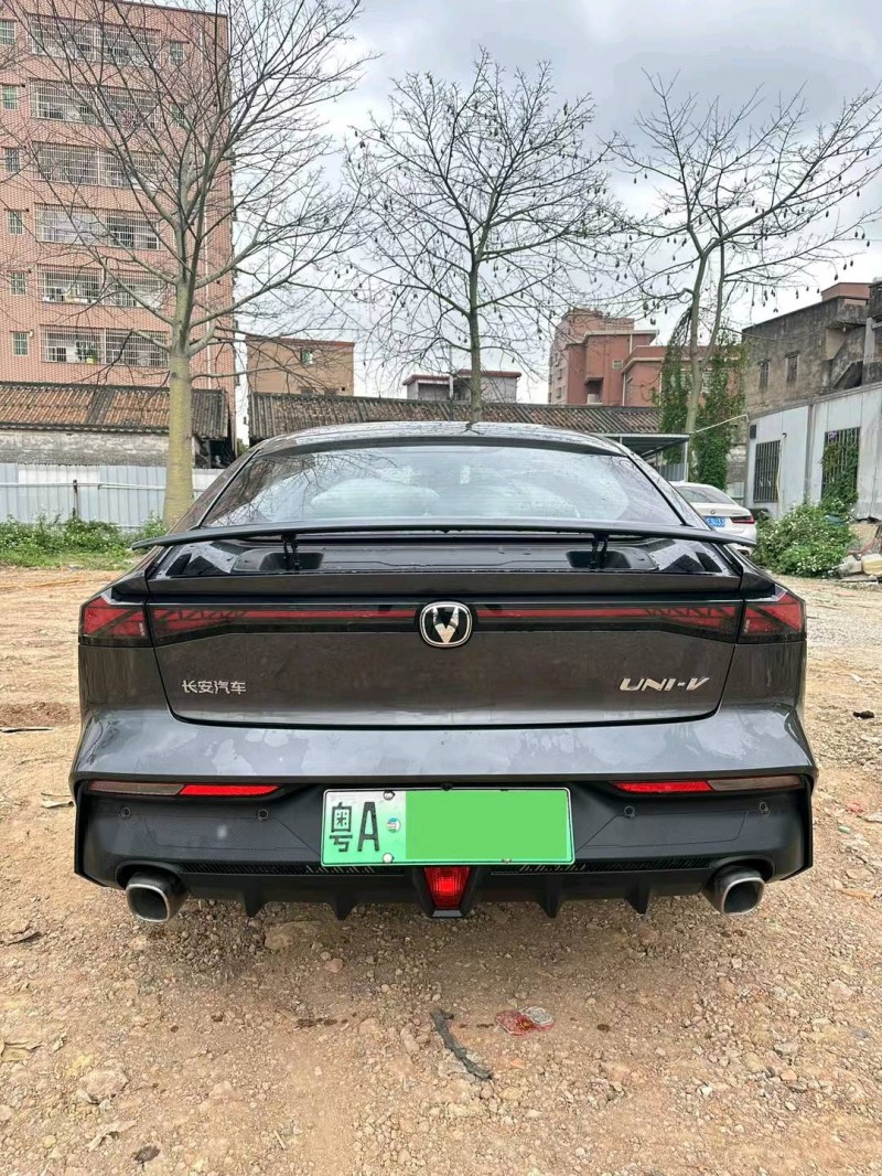 广州23年长安汽车UNI-V9