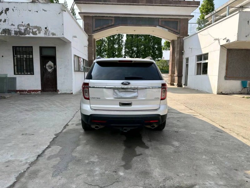 徐州15年福特探险者9