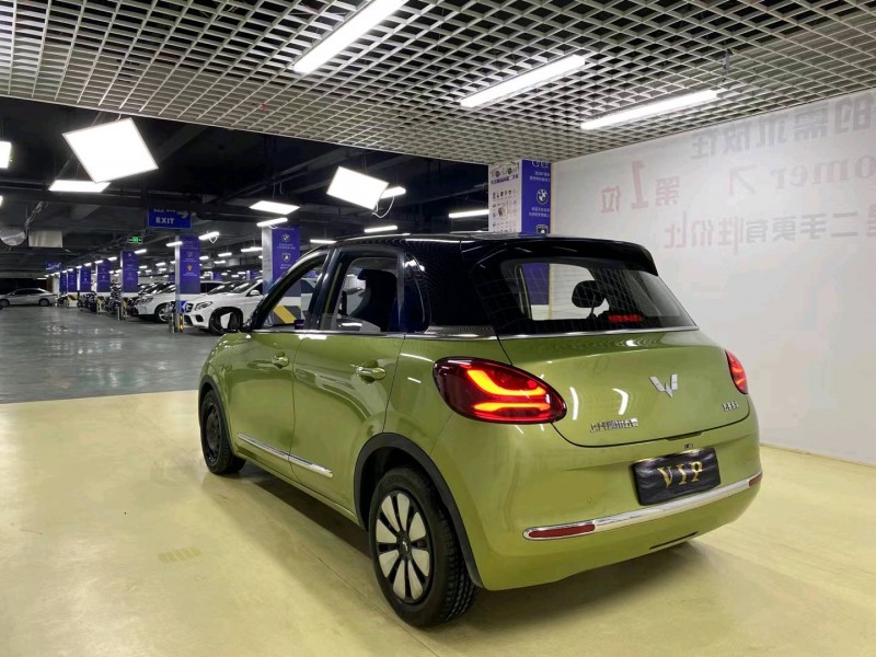 成都23年五菱汽車繽果6