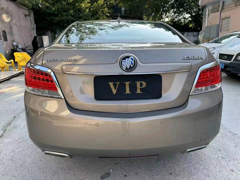 汕头13年别克君越8