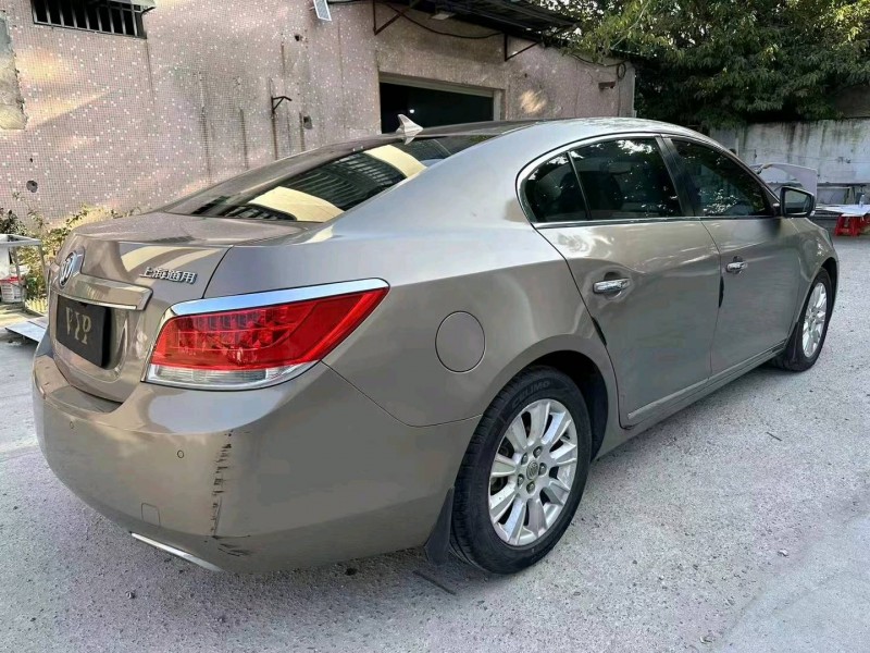 汕头13年别克君越9