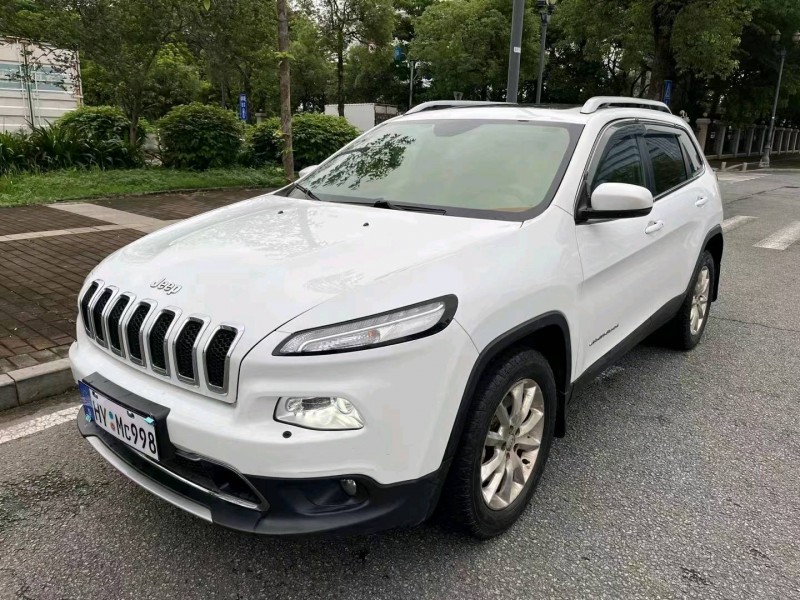 珠海19年Jeep自由光2