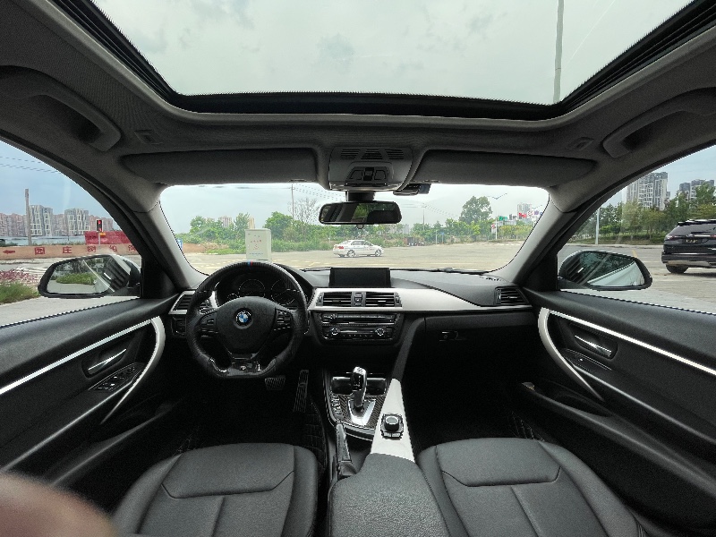 成都15年宝马3系9